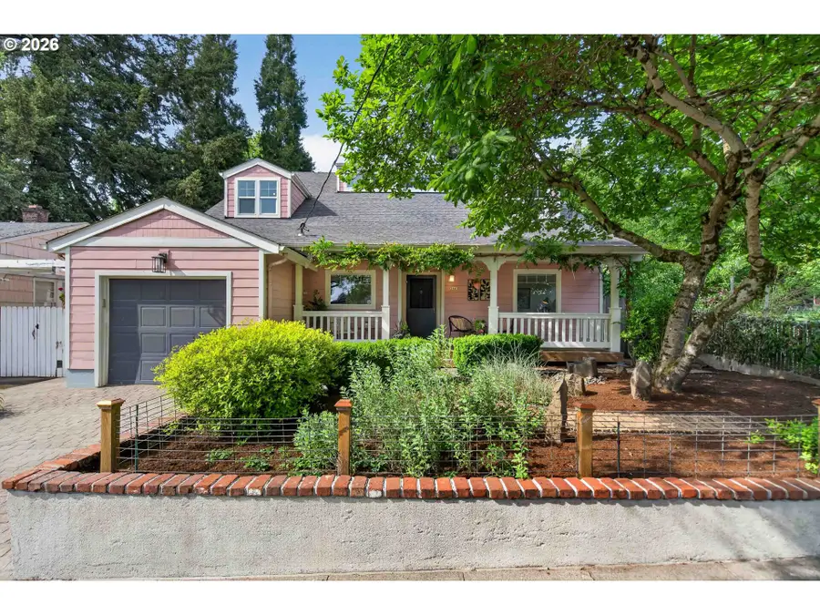 3665 SE Raymond St, Portland, OR 97202 - #2