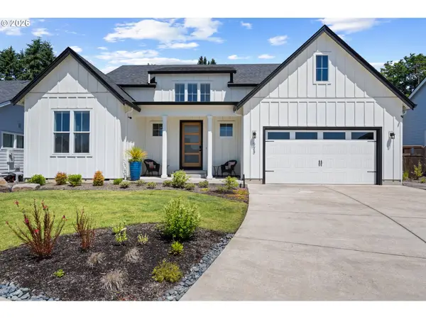 623 W 10th St, LaCenter, WA 98629