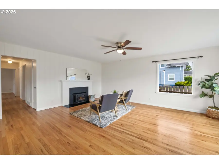 1465 3rd St, Astoria, OR 97103 - #3