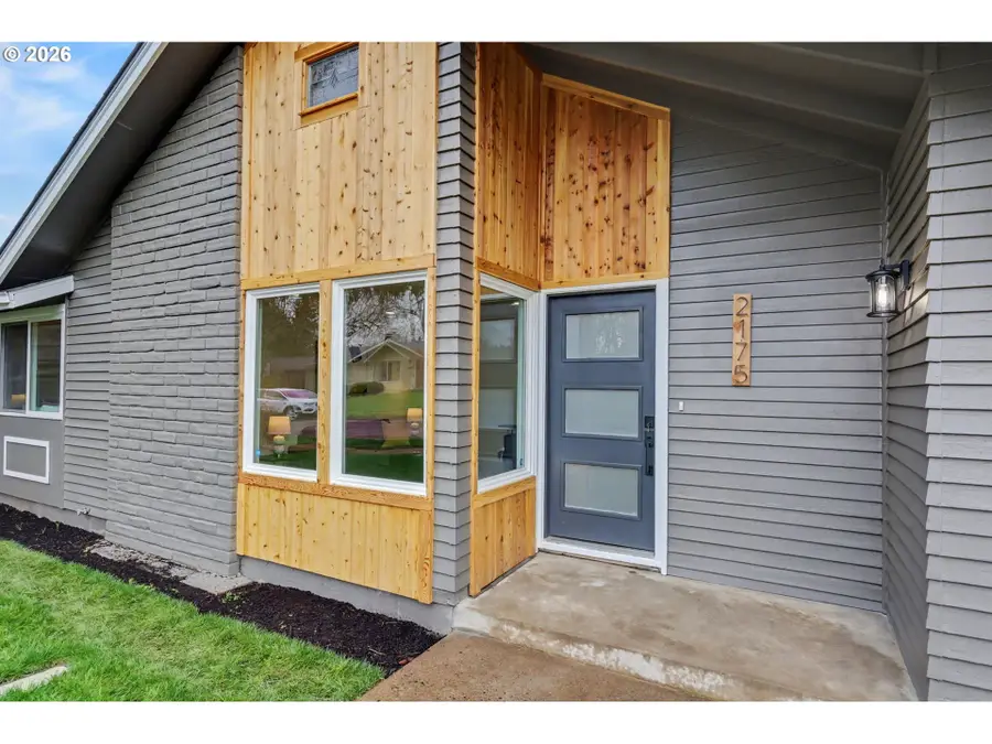 2175 Princeton Dr, Eugene, OR 97405 - Image #3