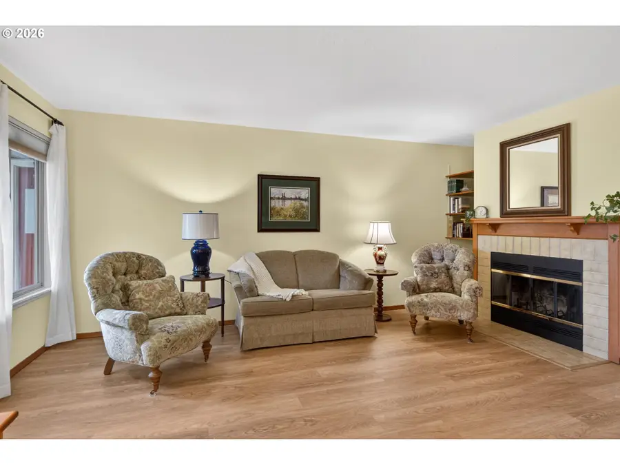 86 Kingsgate Rd #F105, Lake Oswego, OR 97035 - #2