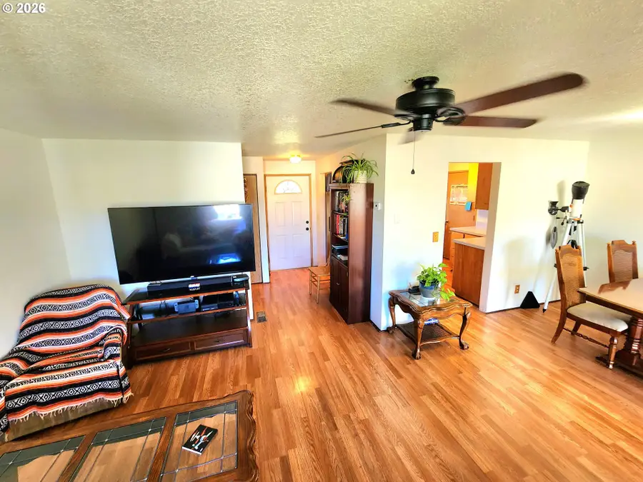 274 Georginna Dr, Roseburg, OR 97471 - #2