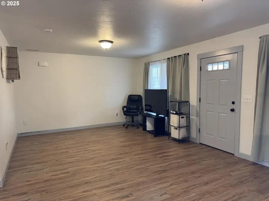 220 SE Hope Ct, Sheridan, OR 97378 - Image #3