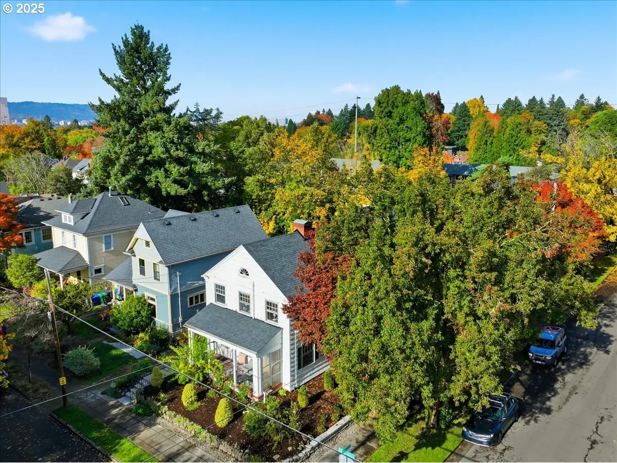 2451 SE Salmon St, Portland, OR 97214 - Image #1