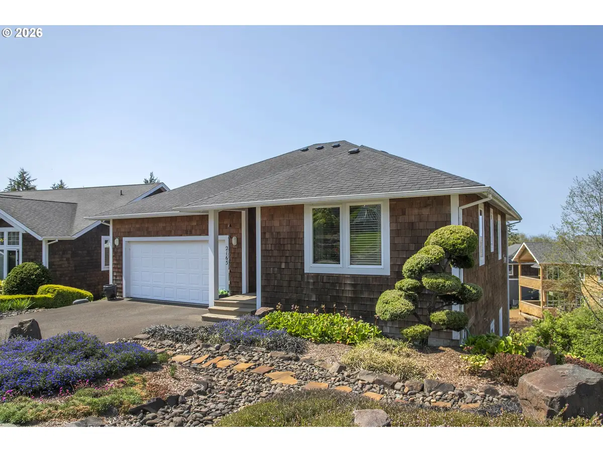 2165 Skyline Dr, Seaside, OR 97138 - #1