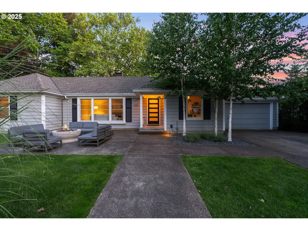 8120 SW Maple Dr, Raleigh Hills, OR 97225 - Image #1