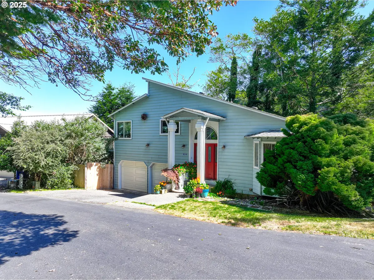 94239 Terrace Garden Way, Gold Beach, OR 97444 - Image #1