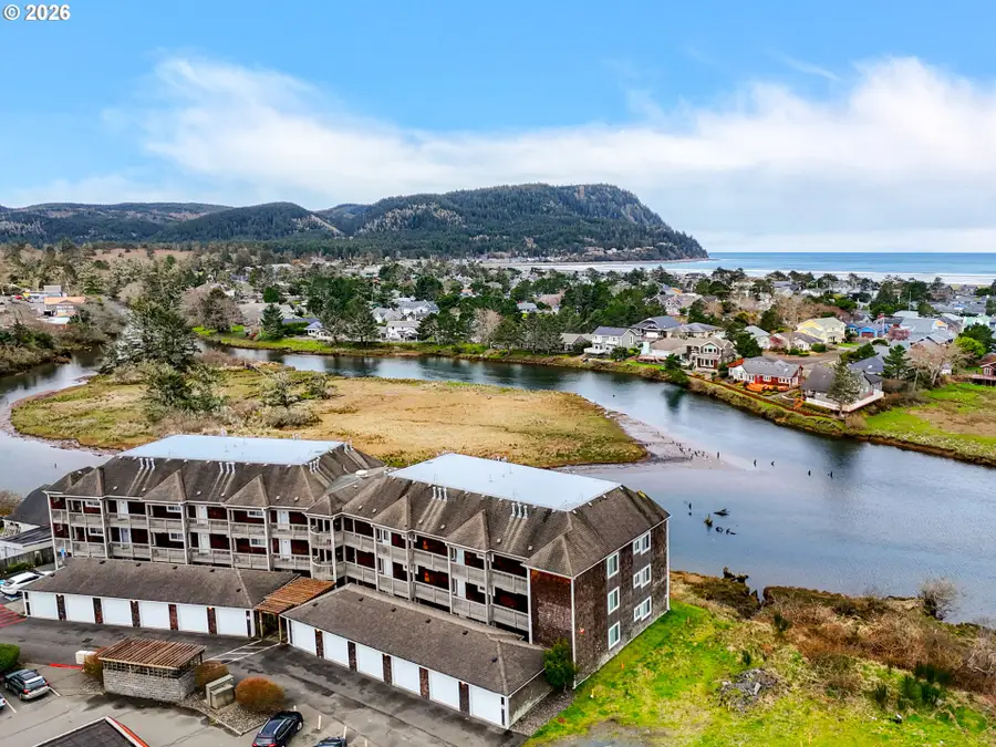 1108 S Holladay Dr #16, Seaside, OR 97138 - #2