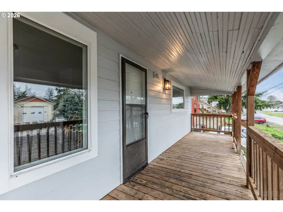 415 N 9th St, Saint Helens, OR 97051 - #3