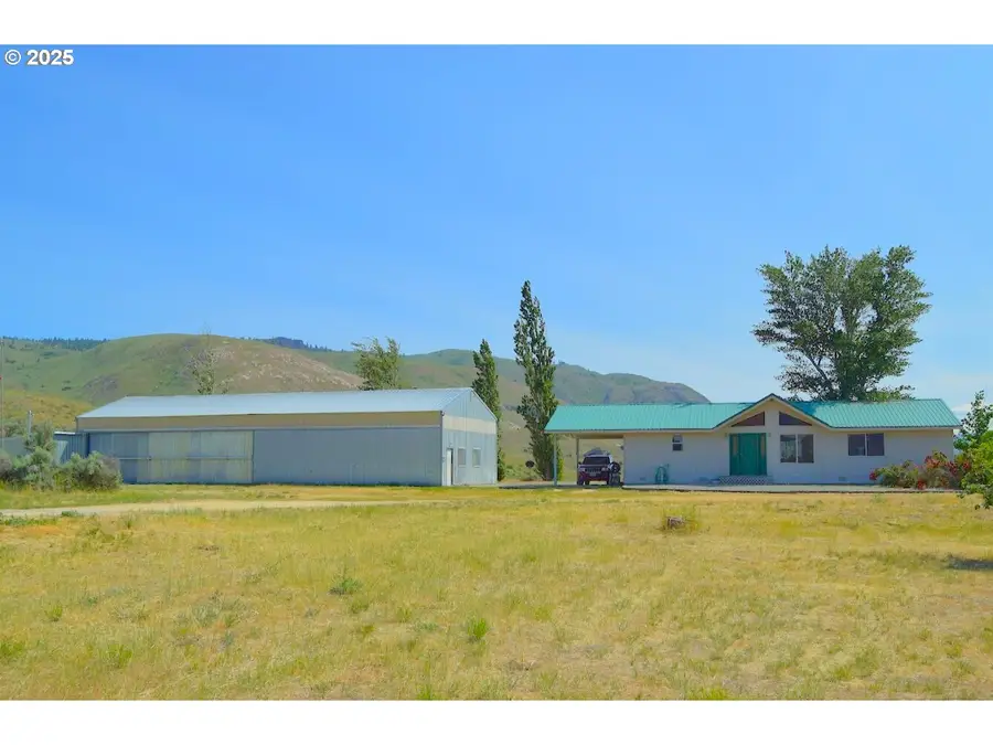 678 Road 20 Nw, Waterville, WA 98858 - #2
