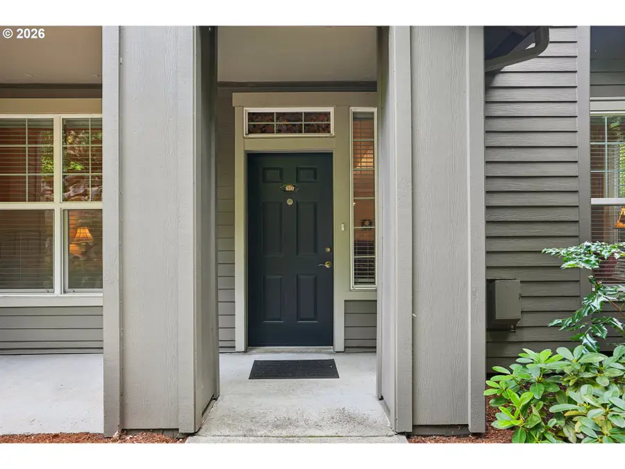 810 Springtree Ln, West Linn, OR 97068 - #2