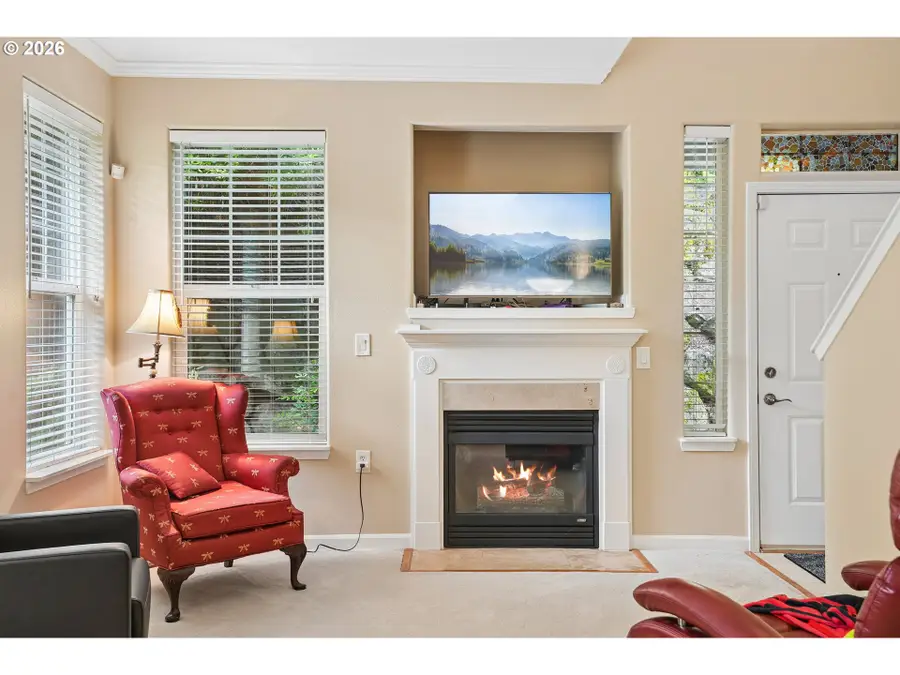 810 Springtree Ln, West Linn, OR 97068 - #3