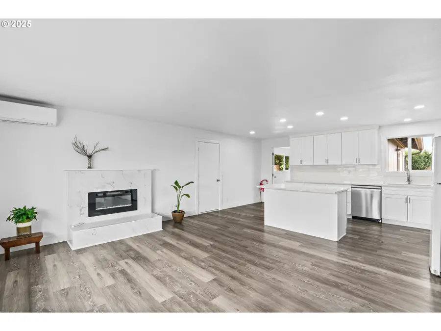 306 Broadway St, Springfield, OR 97477 - Image #3