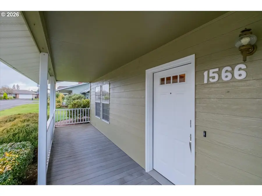 1566 NE Laurelwood Cir, Canby, OR 97013 - #3