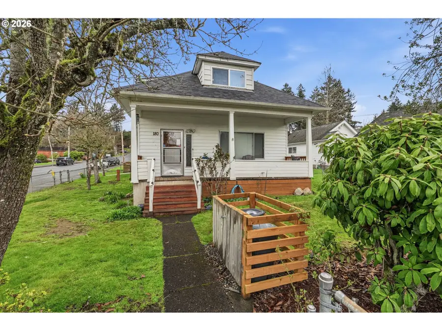 180 Second St, Cathlamet, WA 98612 - #3