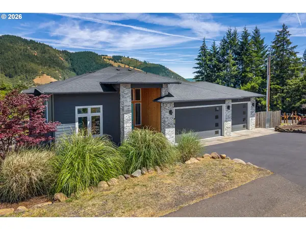 1005 Champion Ln, WhiteSalmon, WA 98672