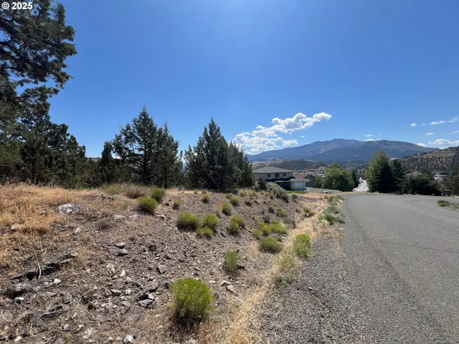 219 Valley View Dr, John Day, OR 97845 - Image #3