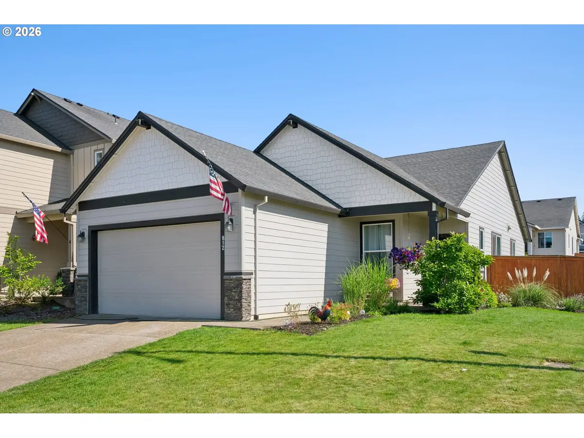 812 NE Trillium Dr, Estacada, OR 97023 - #1
