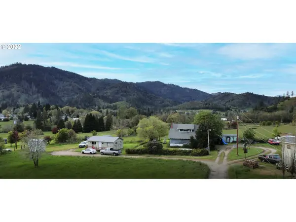 1171 NE Division St, MyrtleCreek, OR 97457