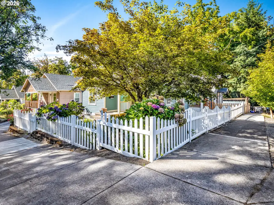 1119 5th St, Oregon City, OR 97045 - #3