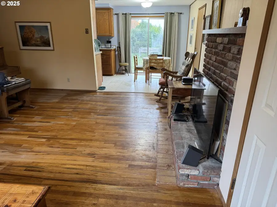 3700 Vista Dr, North Bend, OR 97459 - Image #3