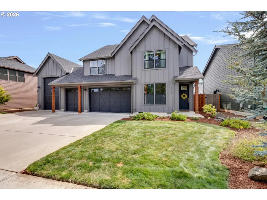 970 SE Darrow Rd, Estacada, OR 97023 - #2