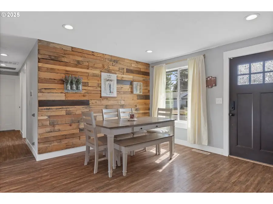 19735 SW Rosa Rd, Beaverton, OR 97078 - Image #2