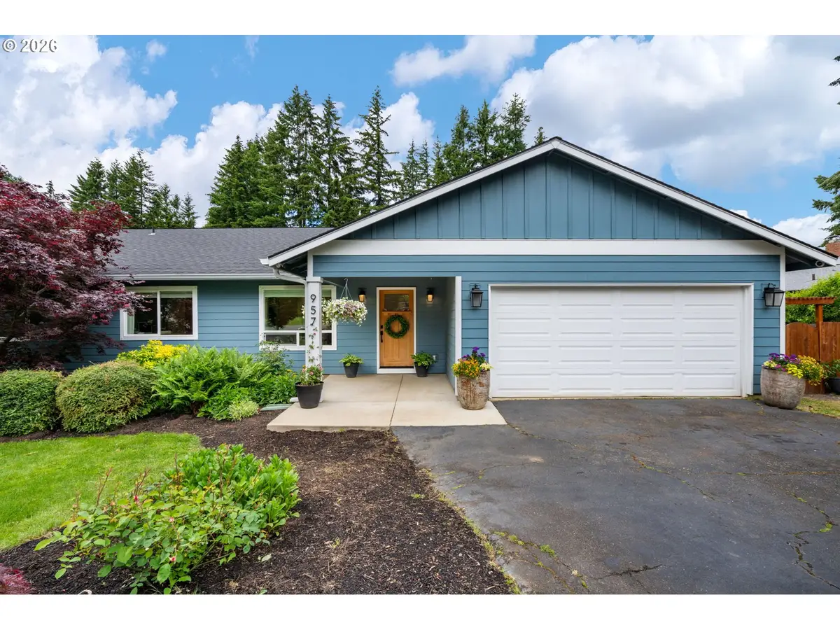 957 Marylhurst Dr, Northwest Clackamas, OR 97068 - #1