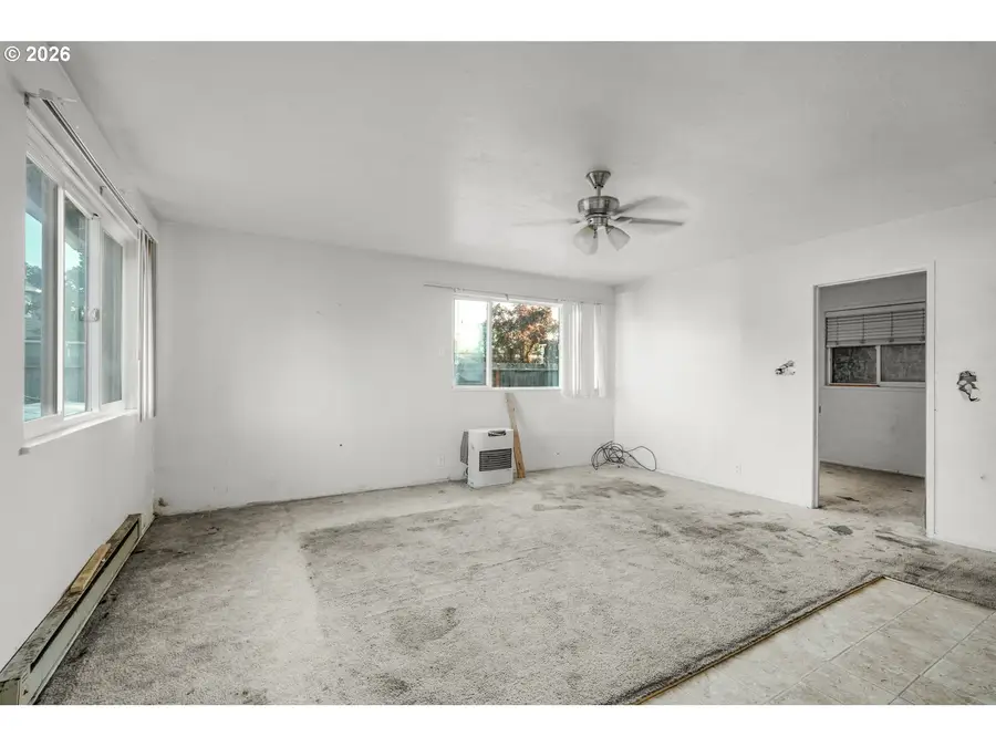 2360 Redwood Ave, Grants Pass, OR 97527 - #2