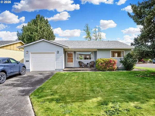 2207 Oregon Ct, Woodburn, OR 97071