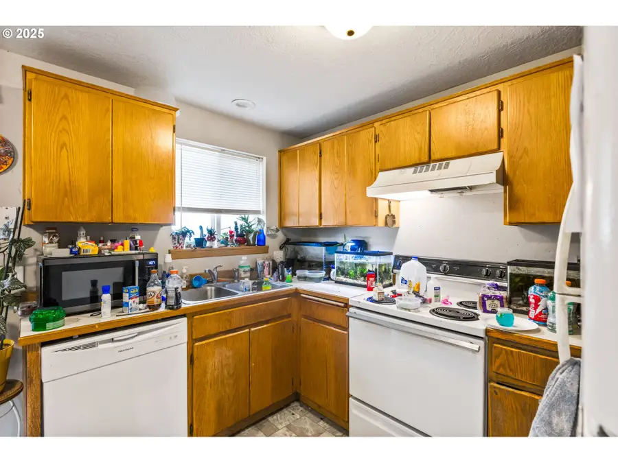 1188 18th Ave, Sweet Home, OR 97386 - Image #3