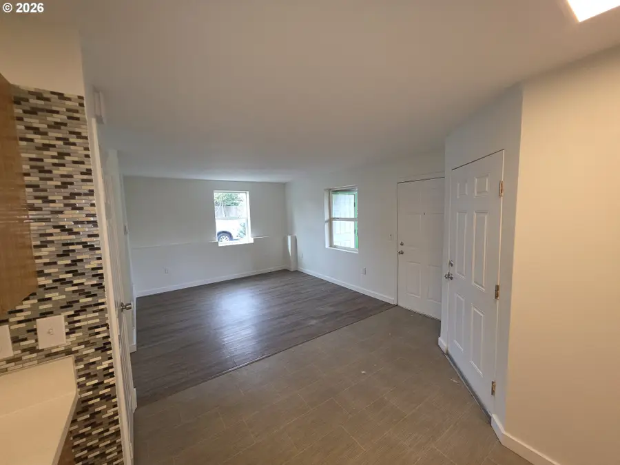 9257 SE Clinton St #402, Portland, OR 97266 - #3