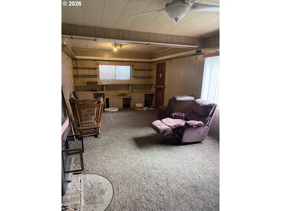 1554 Meade St, North Bend, OR 97459 - #2