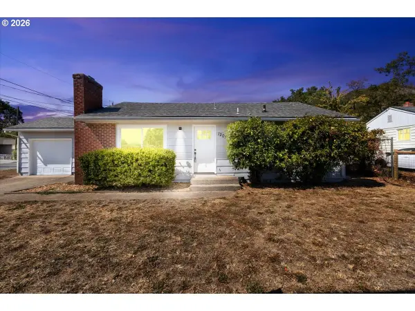 1202 NE A St, GrantsPass, OR 97526