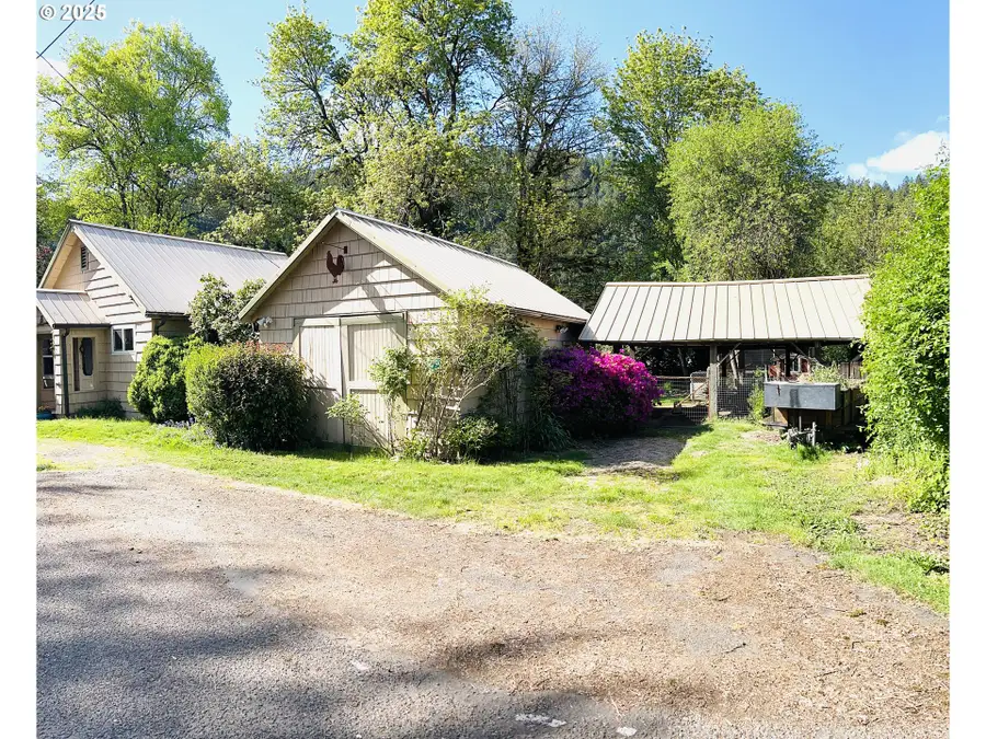 42799 Leaburg Dr, Walterville, OR 97489 - Image #3