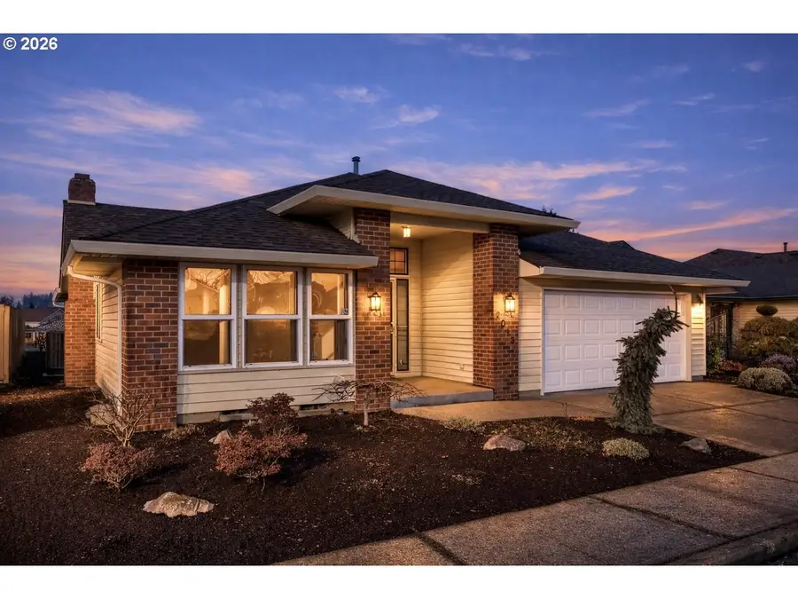 2013 NE 158th Pl, Portland, OR 97230 - Image #2