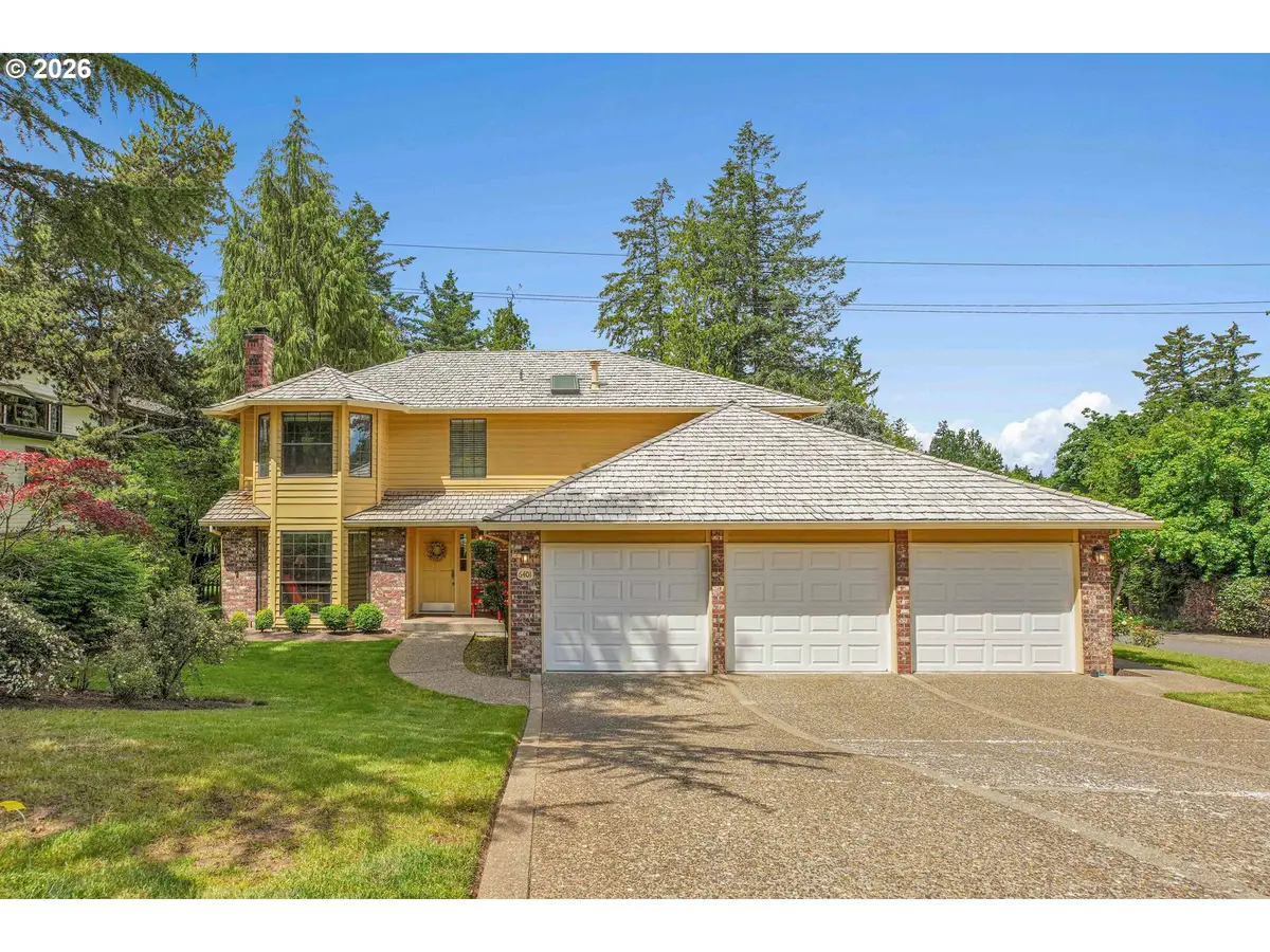 6401 SW Dolph Dr, Portland, OR 97219 - #1