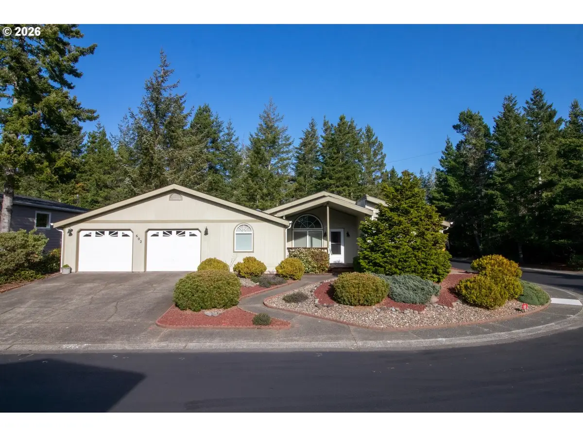602 Glenbrook Cir, Florence, OR 97439 - #1