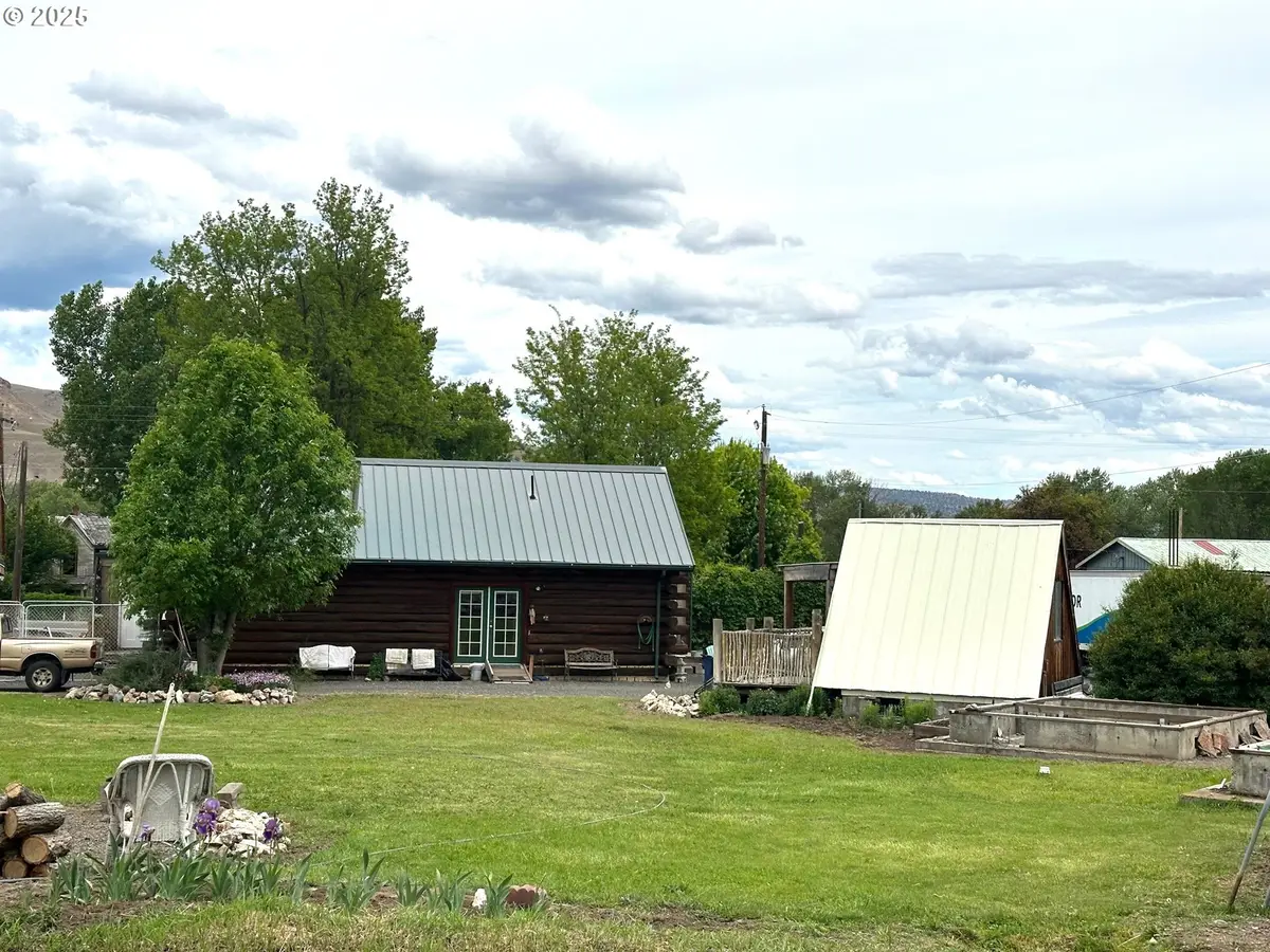 150 Schoolhouse Dr, Dayville, OR 97825 - Image #1