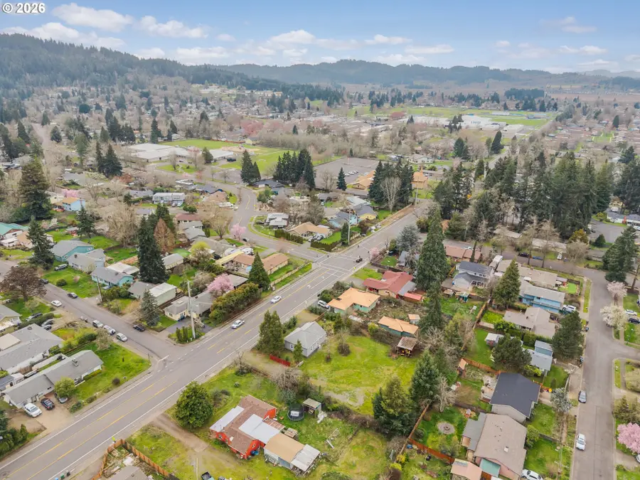 3315 W 18th Ave, Eugene, OR 97402 - #3