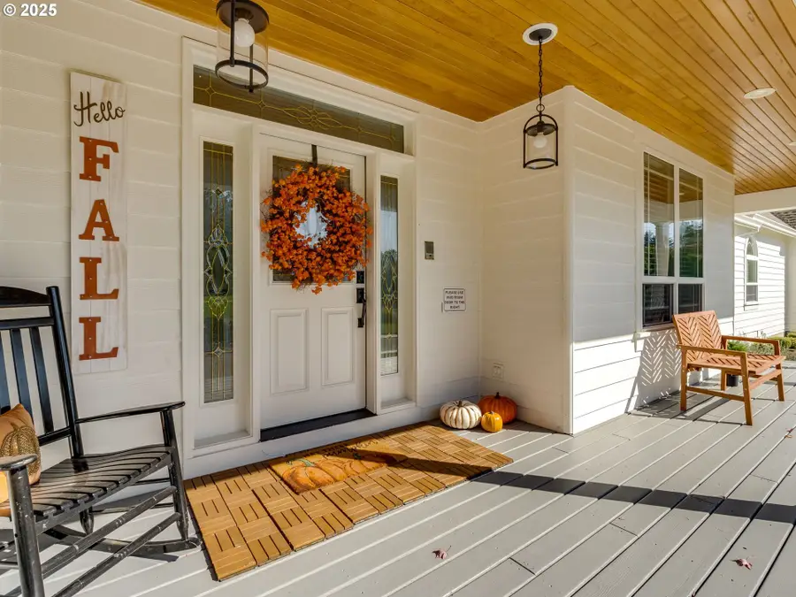 28499 SE Sweetbriar Rd, Troutdale, OR 97060 - Image #3