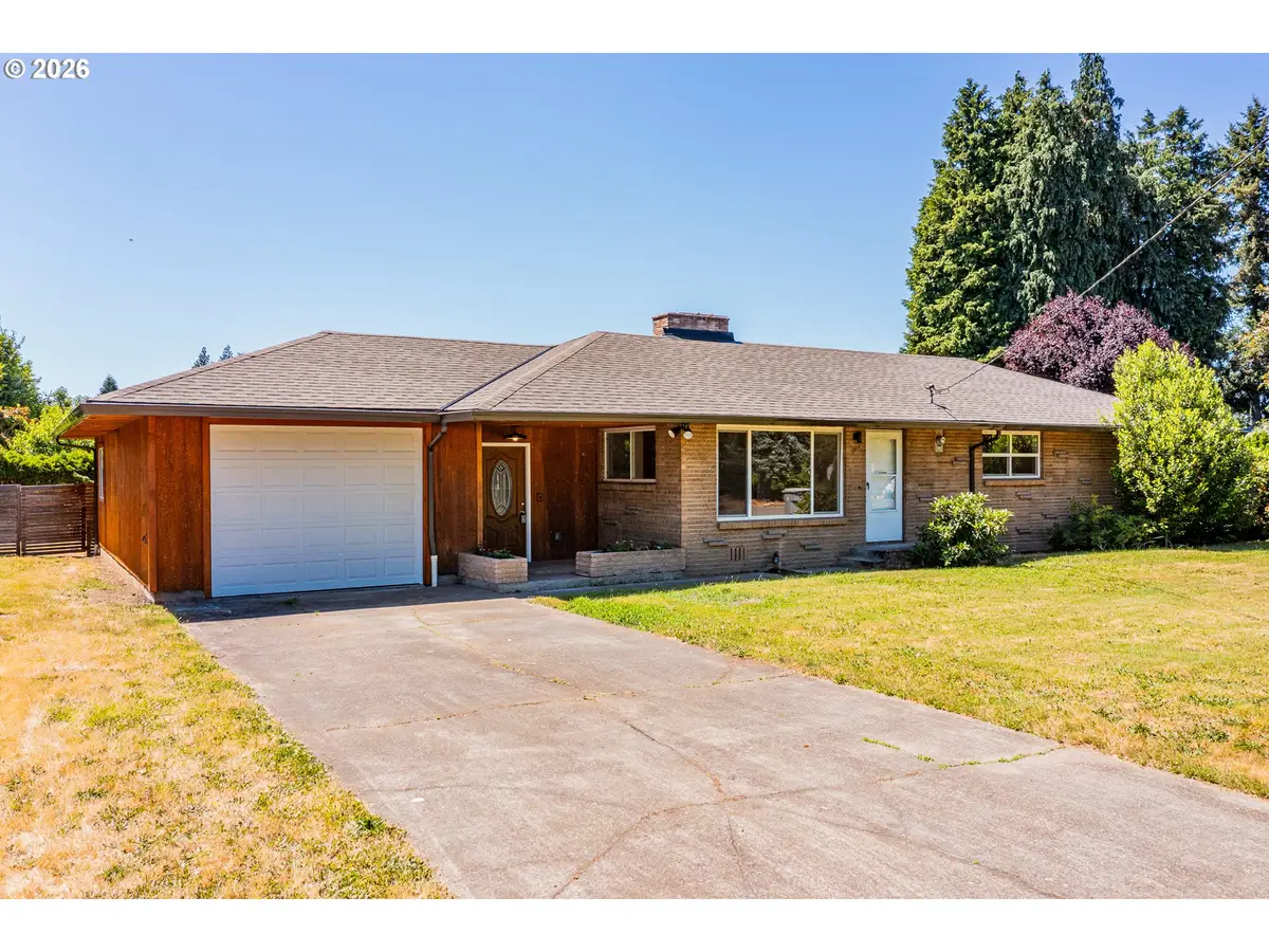 1315 N Locust St, Canby, OR 97013 - #1