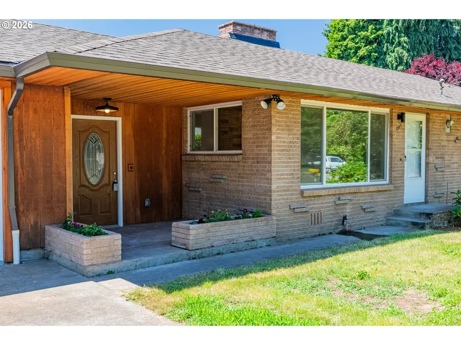 1315 N Locust St, Canby, OR 97013 - #3