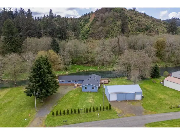 18595 Nestucca Dr, Cloverdale, OR 97112