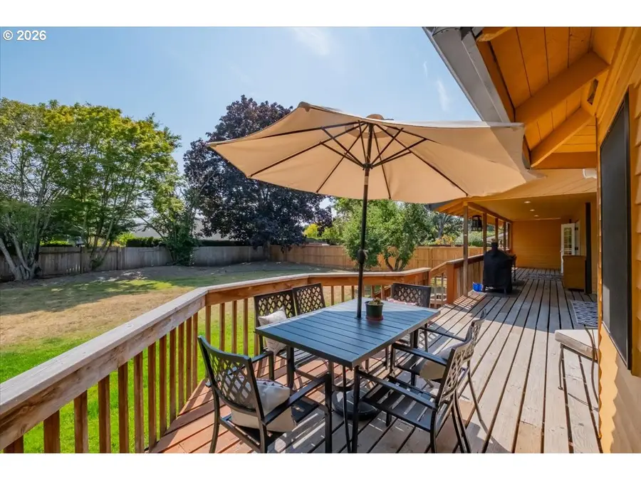 812 Garvord St, Lebanon, OR 97355 - #3