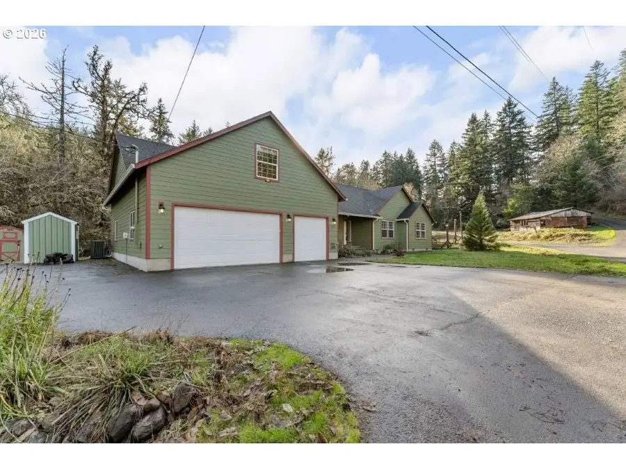 272 Schloeman Ln, Glide, OR 97443 - Image #3