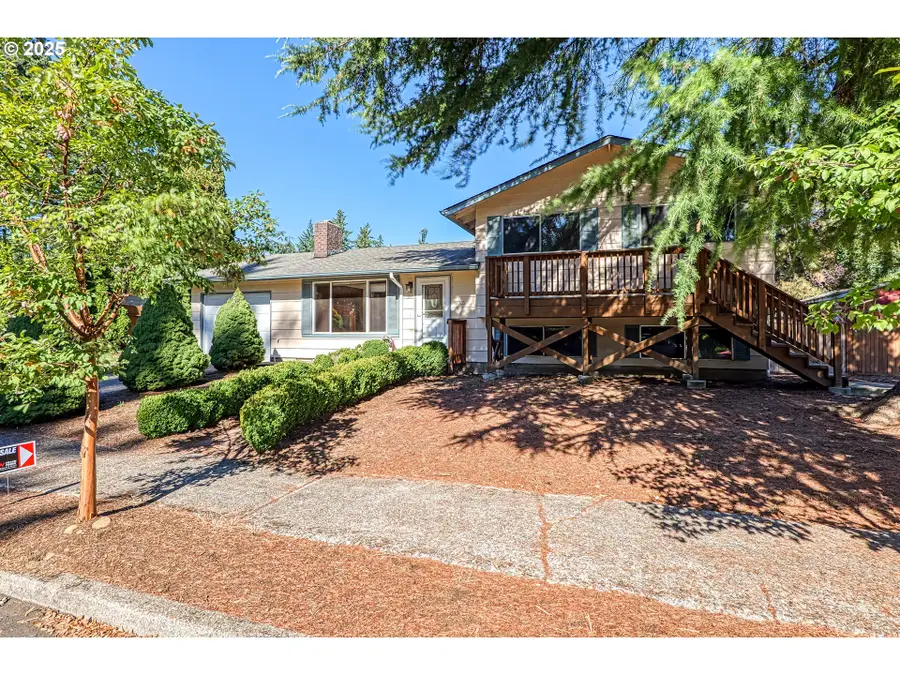 17909 NE Everett Ct, Portland, OR 97230 - Image #2