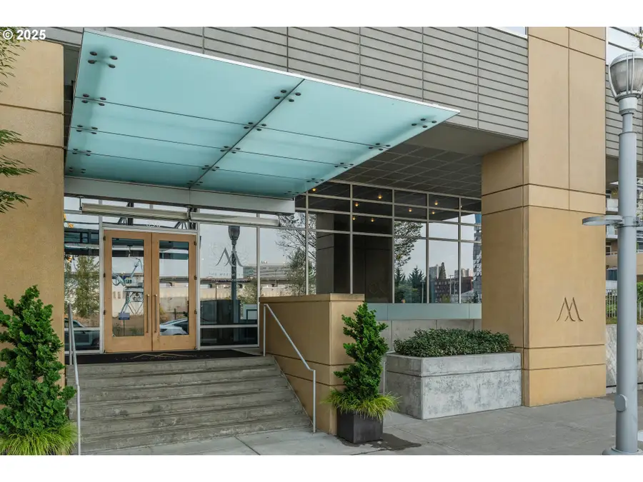 836 S Curry St #902, Portland, OR 97239 - Image #2