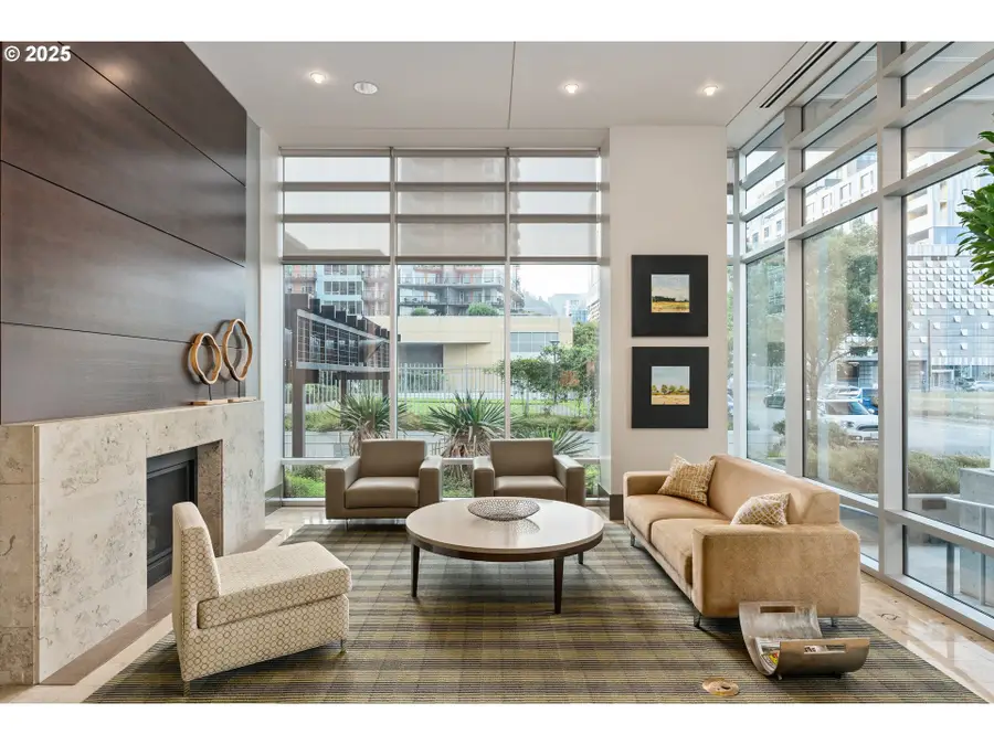 836 S Curry St #902, Portland, OR 97239 - Image #3