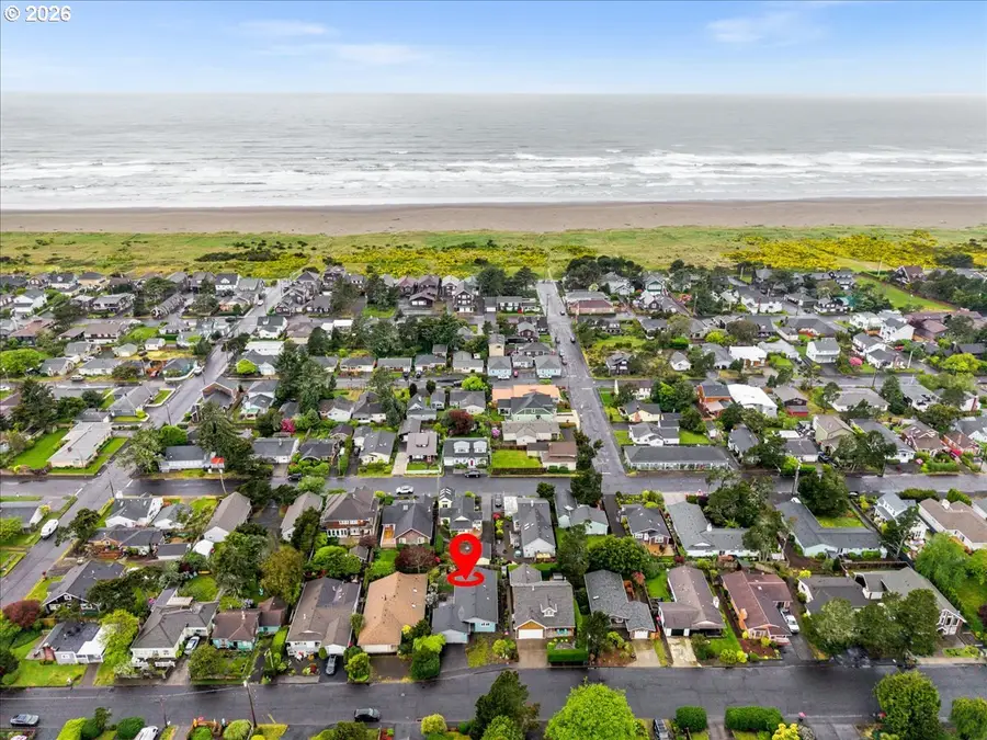 1658 S Edgewood St, Seaside, OR 97138 - #2